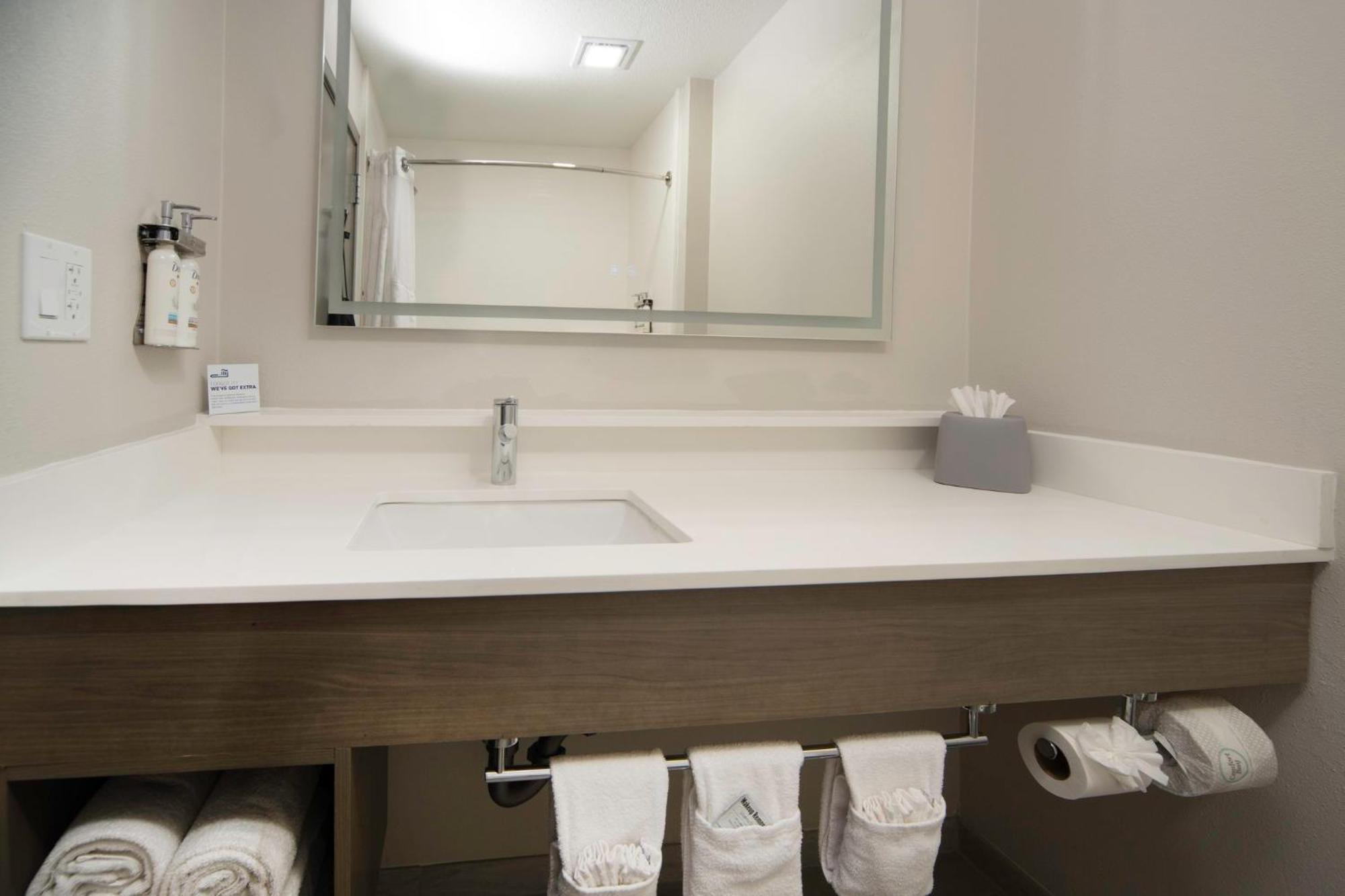 Holiday Inn Express & Suites Indianapolis - East By Ihg Exterior foto