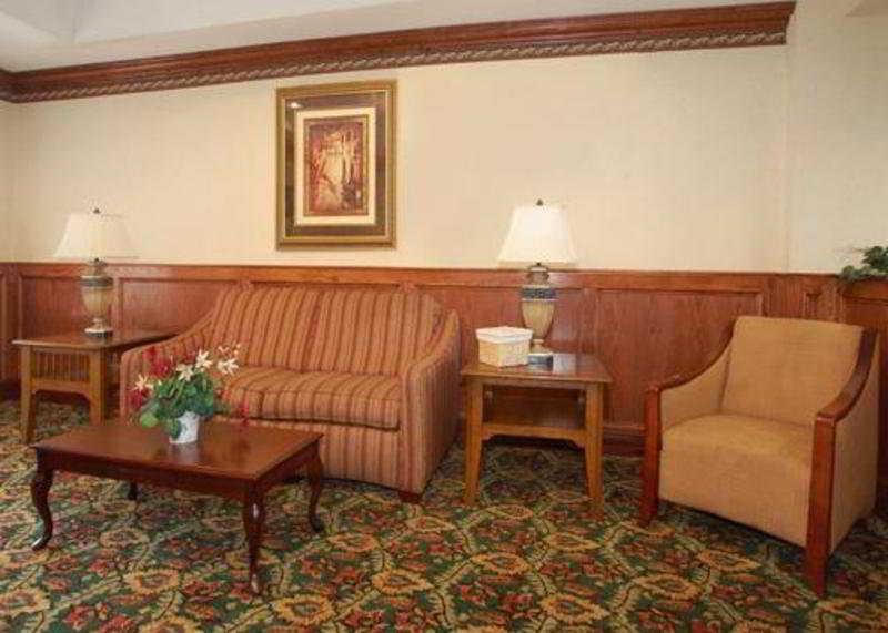 Holiday Inn Express & Suites Indianapolis - East By Ihg Exterior foto
