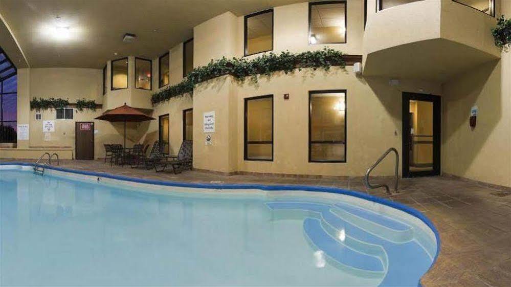 Holiday Inn Express & Suites Indianapolis - East By Ihg Exterior foto